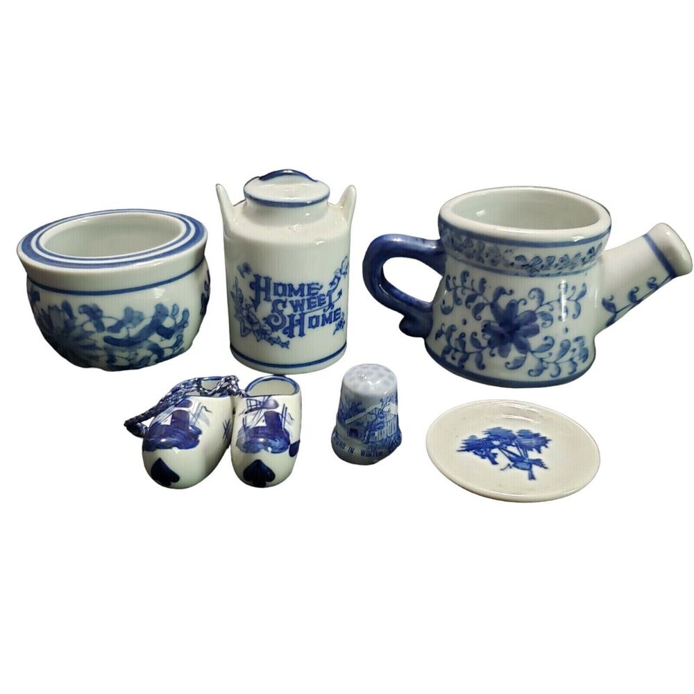 Small Porcelain Set Blue And White Floral Design 6 Pieces